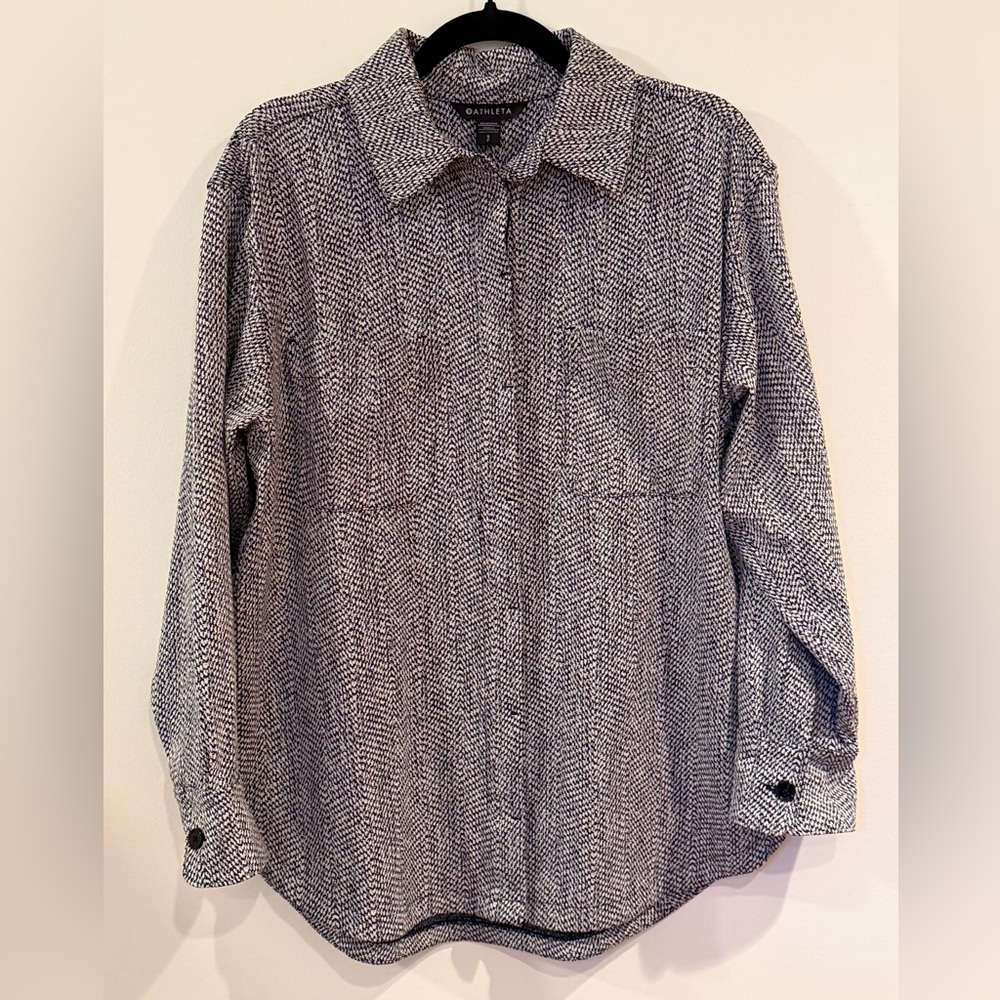 Athleta Women’s Black & White Button Down Shirt - Winter wear Small